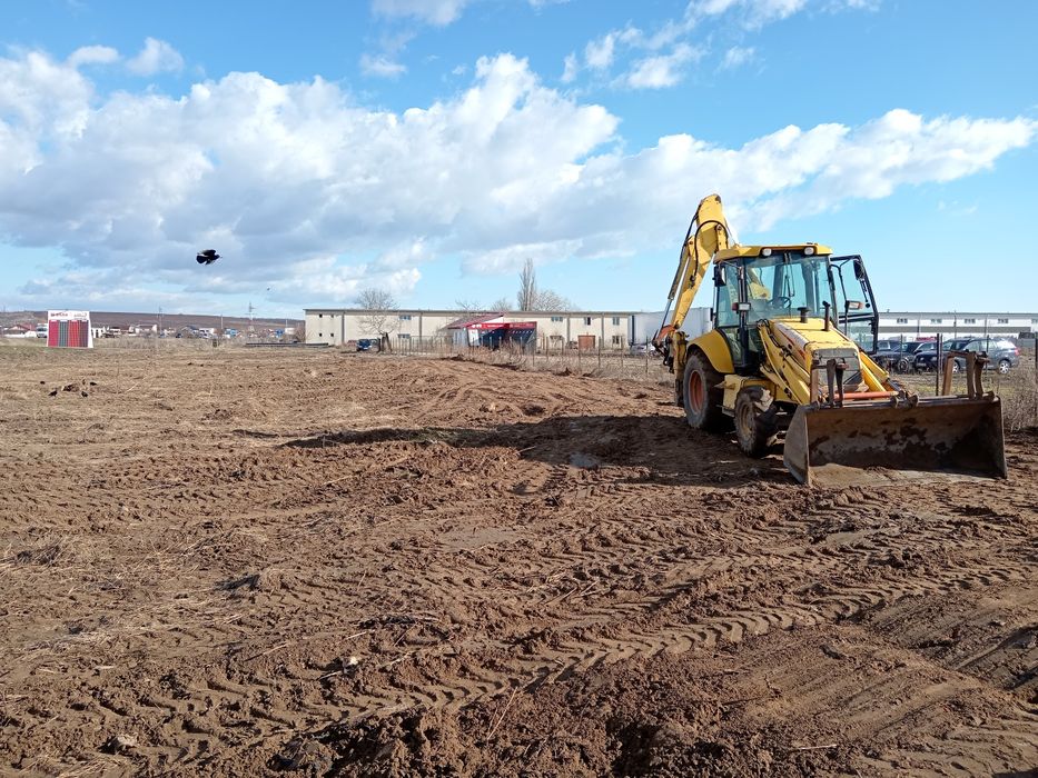 Buldoexcavator de închiriat