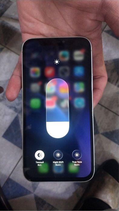 Продам iPhone 12 срочно