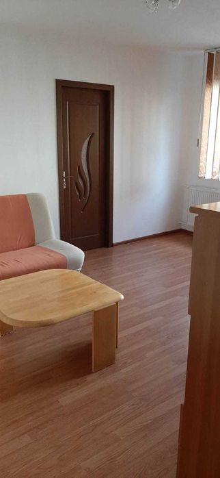 Inchiriez apartament 3 camere malu rosu