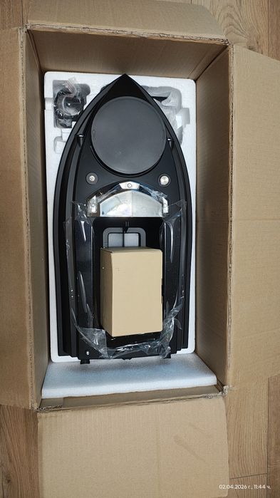 Лодка за захранка Flytec V030 със сонар, GPS система