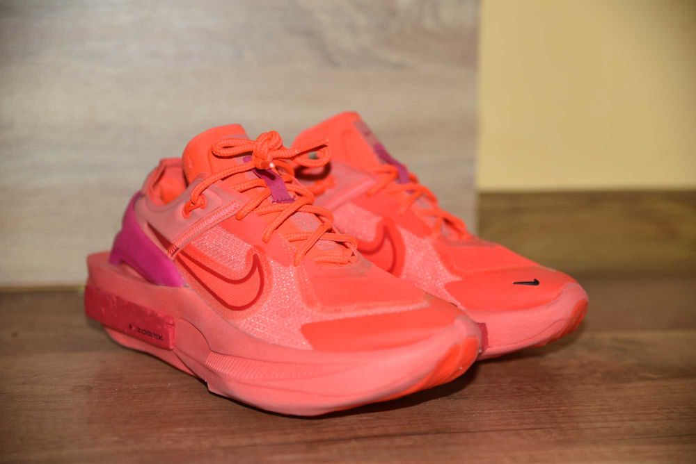 NIKE оригинални дамски маратонки 38.5 номер