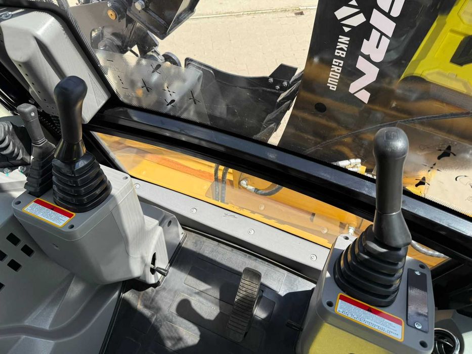 Экскаватор погрузчик HORN 388T