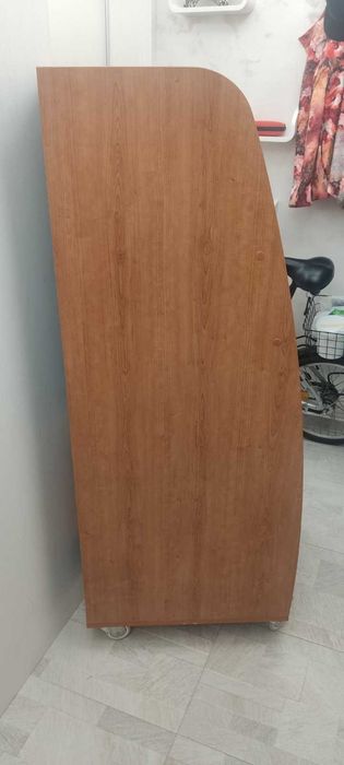 Бюро, шкаф за компютър, шкаф за монитор / телевизор