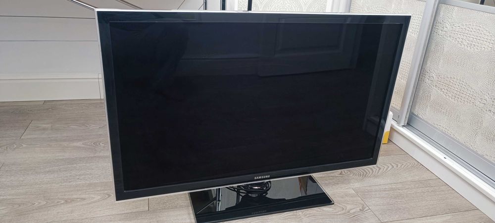 Телевизор SAMSUNG 101см