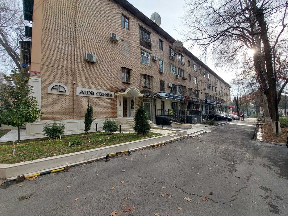 100 кв. Ц-1 Экопарк 64 школа Бутик Офис Салон Туризм Цветочный Магазин