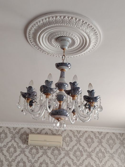 Люстра  почти новый