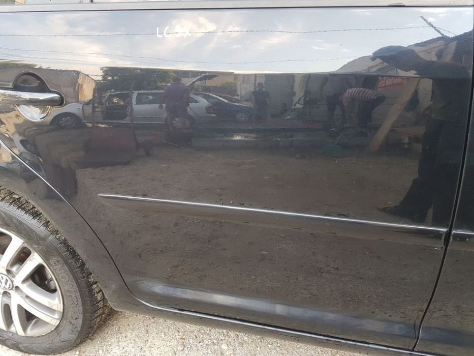 Usa / Portiera Dreapta Spate VW Touran Facelift 2007 - 2010 Cod Culoare LC9X