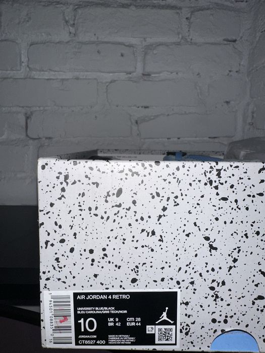 Jordan 4 Retro UNC