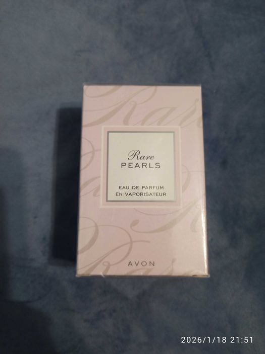 Парфюмна вода Rare pearls Avon нов