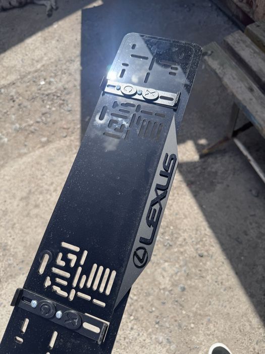 Продаю рамки лексус .