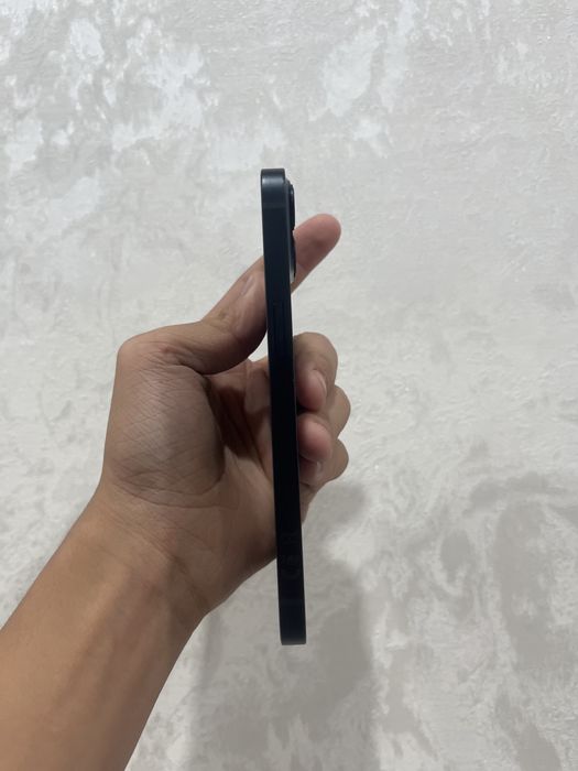 Iphone 13 заблокираваный обменяю