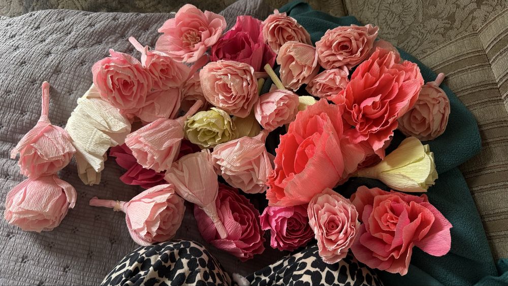 Пакет с цветами из гофробумаги