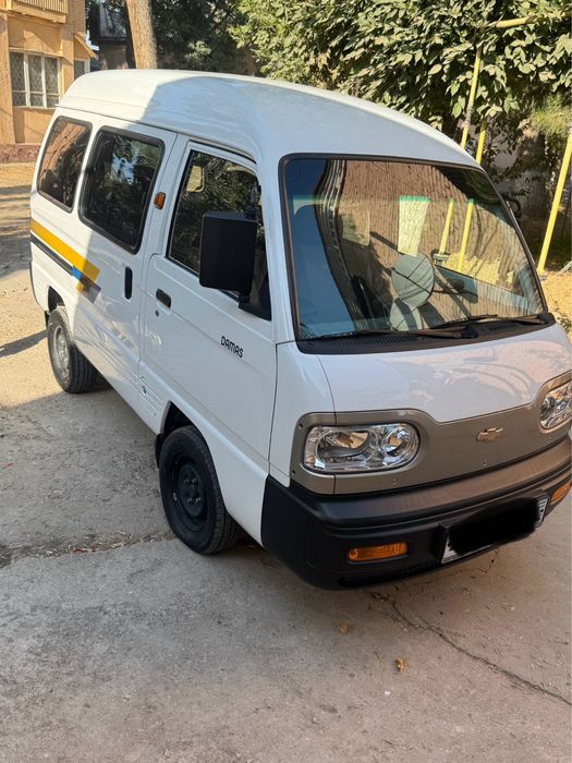 Дамас делюкс сотилади.