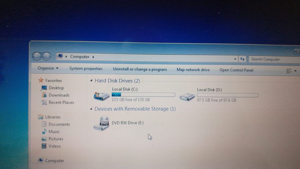 Vând laptop Medion MIM 2300