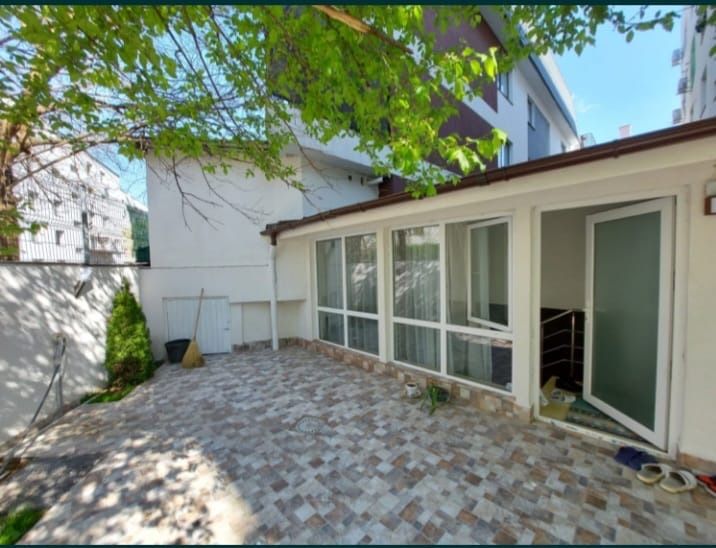 Apartament 3 camere sector 1 210 Mp utili