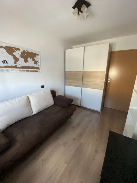 Inchiriez apartament 4 camere zona Uta