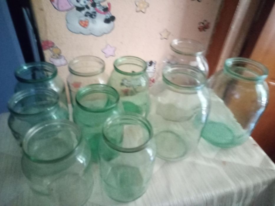 Продам баночки 0.7 - 0,8. Недорого б/у.