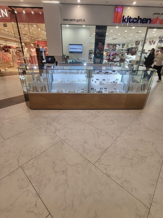 Insula comerciala Mall