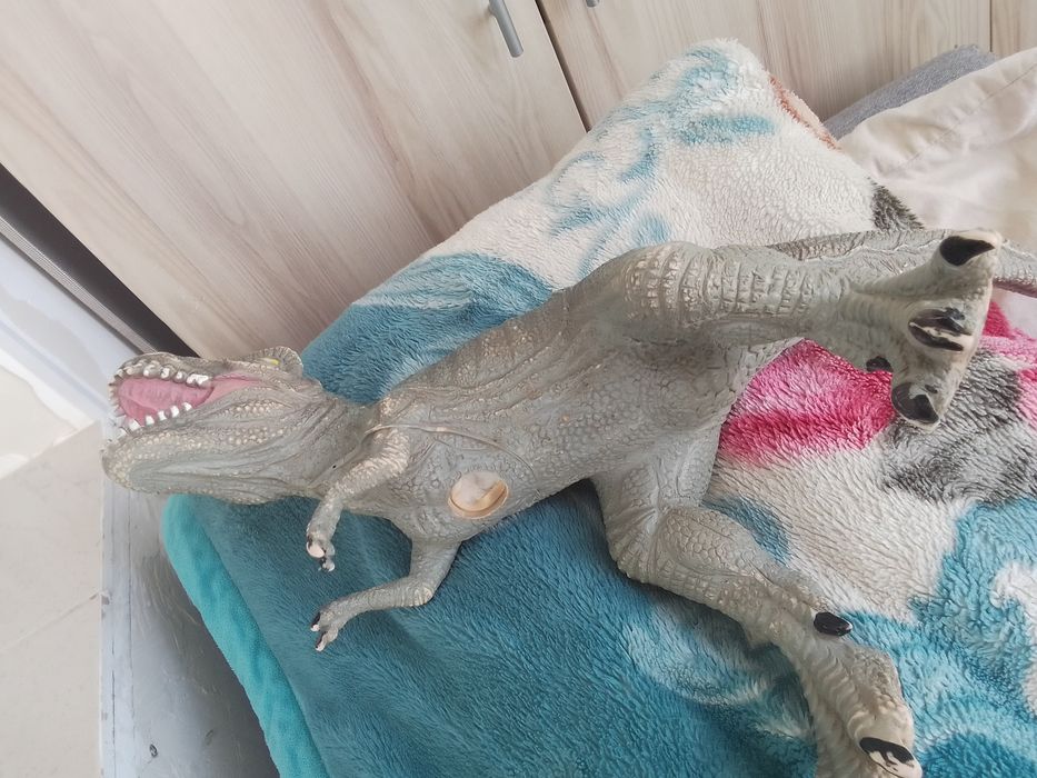 игрушка динозавр