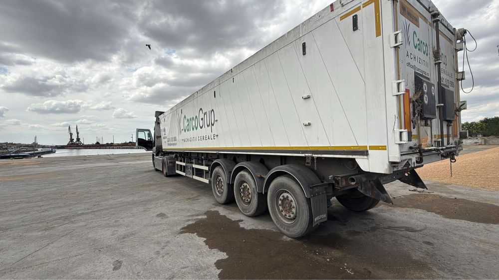 Vand semiremorci Mega 55 m3 si capete tractor DAF si Ford