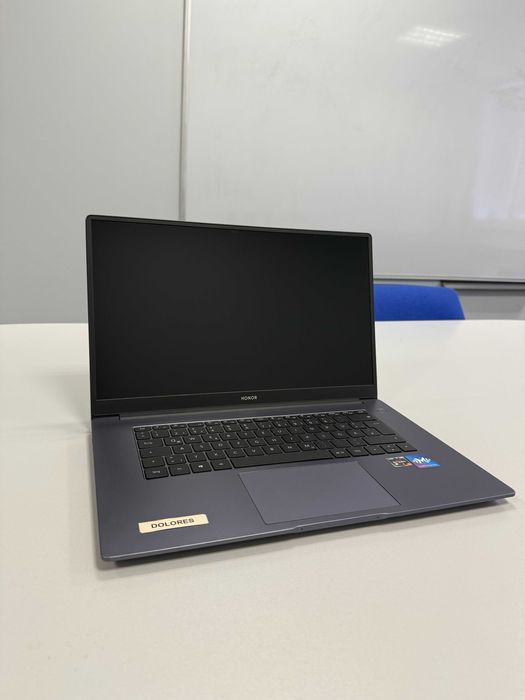 Honor MagicBook 15 – AMD Ryzen 5, 8GB RAM, 256GB SSD–Отлично състояние