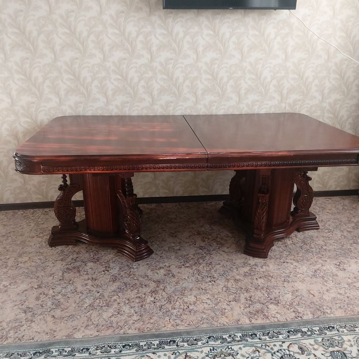 Стол гостинный со стульями