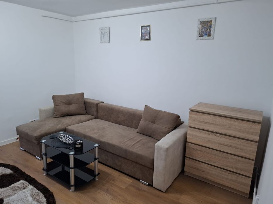 Închiriez garsonieră