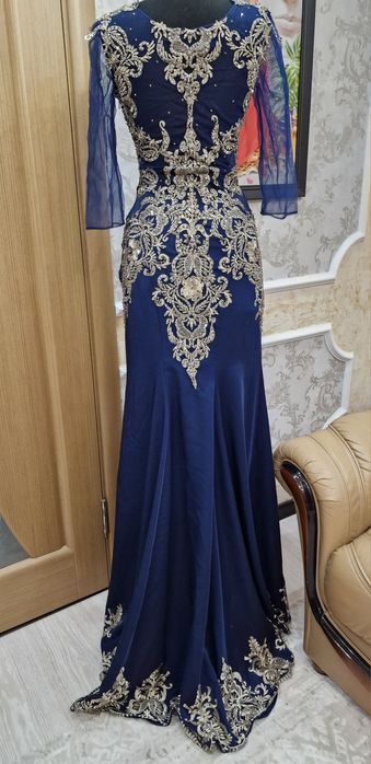 Шикарное,вечернее платье