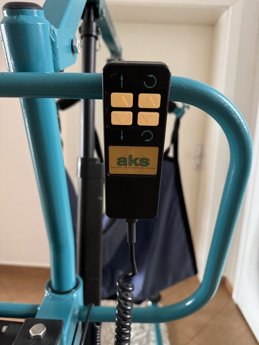 Vand elevator/ lift pentru persone cu handicap