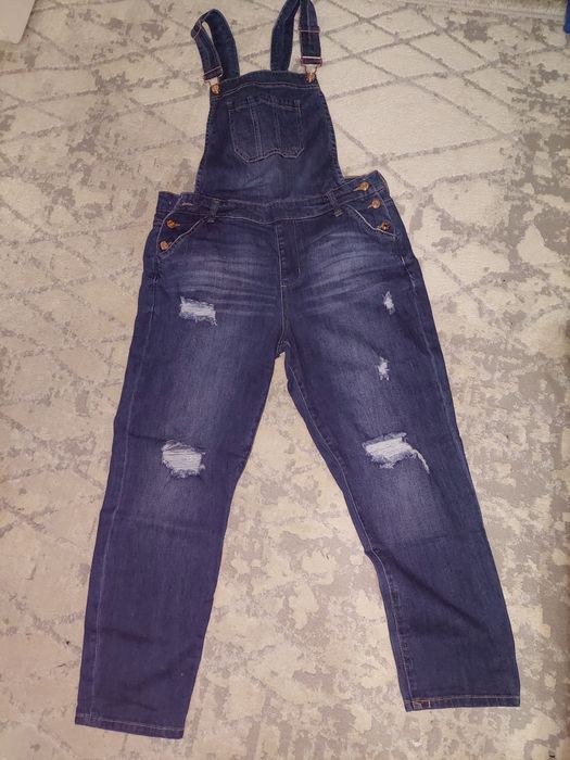 Женские джинсы на подтяжках