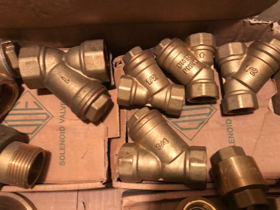 Спирателни кранове фитинги магнит вентили