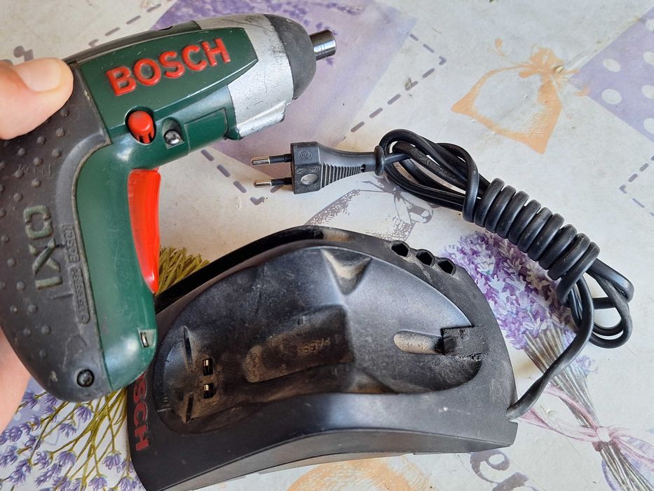 Акумулаторна отвертка BOSCH IXO
