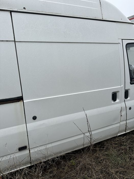 Продавам врати  врата капак прозорец стъкло за форд Транзит