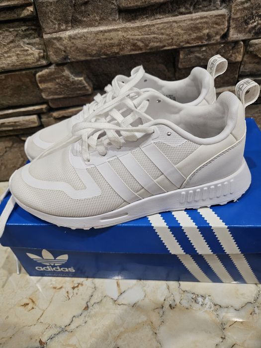 Маратонки Adidas,Scechars ,Vans,Liu Jo