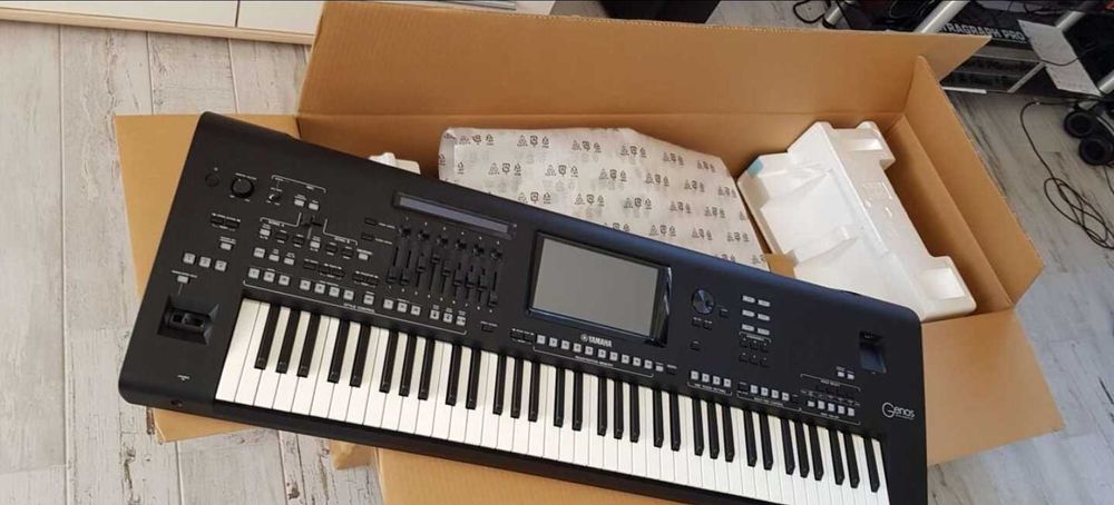 Yamaha Genos как Новый