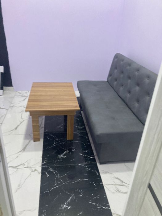 Divan jurnalniy stol yengidek srocno