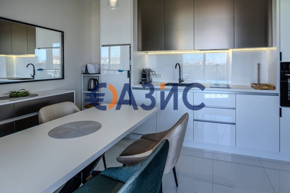 Продава се Тристаен апартамент в к.к. Слънчев бряг - 118 кв.м за 1210 €/кв.м - Снимка #2