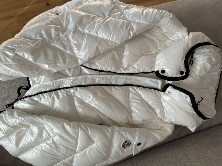 Geaca puf alba femei Moncler noua cu eticheta