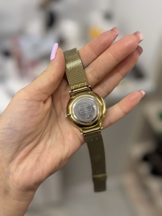 Продам часы Tommy Hilfiger