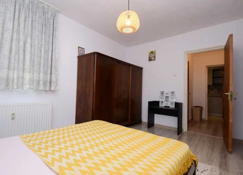 Дава се под наем Двустаен апартамент в Пловдив, Гагарин - 65 кв.м за 229.5 € - Снимка #2