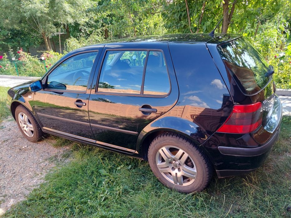 Vand golf 4 1,4 benzina   radiata pentru piese