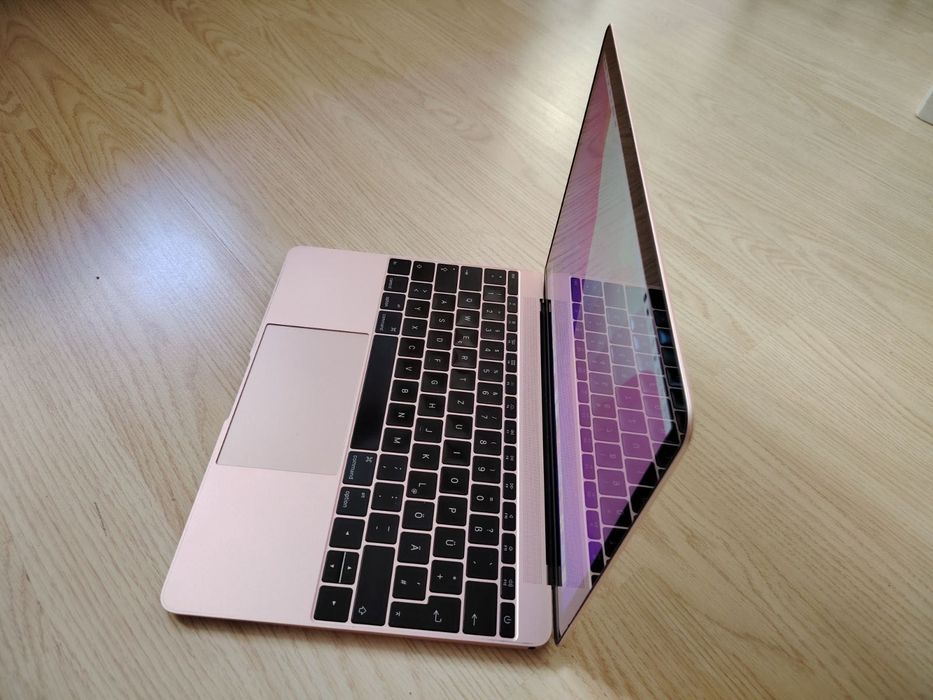MacBook 9,1 256gb ssd 8gb ram m3 12” retina
