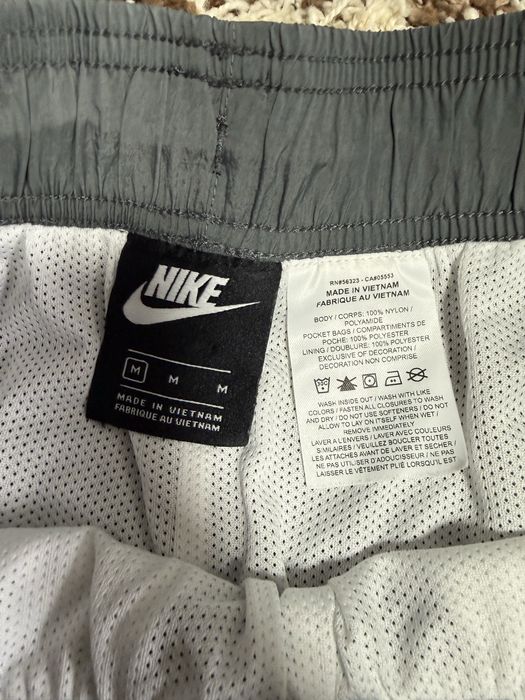 Nike къси панталони (Размер М)