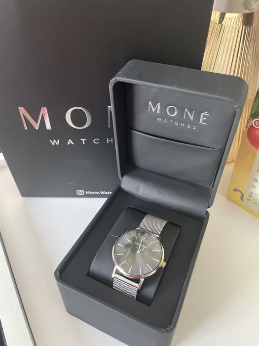 Часы женские Mone