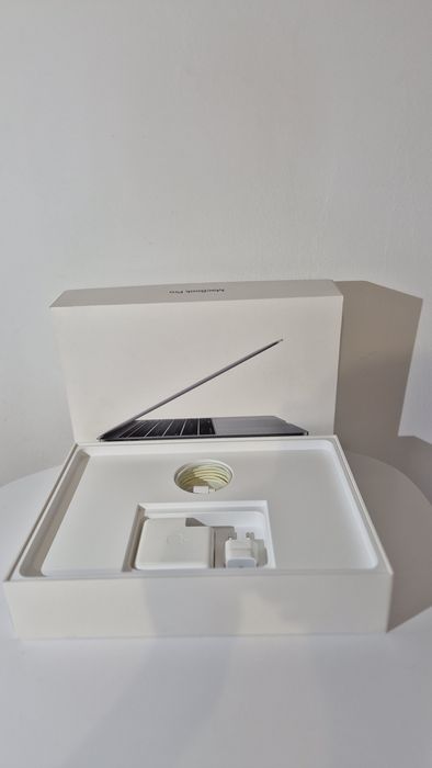 Apple MacBook Pro 13”8GB, SSD 128 GB