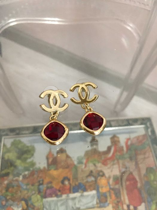 CHANEL обеци с кристали