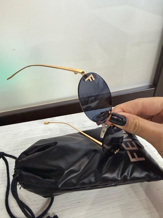 Продам Очки Fendi ( оригинал)