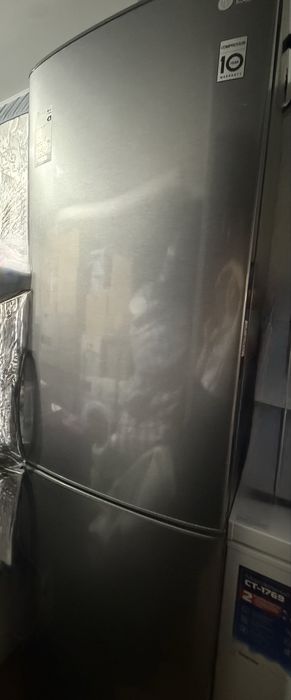 Холодильник LG в отличном состоянии
