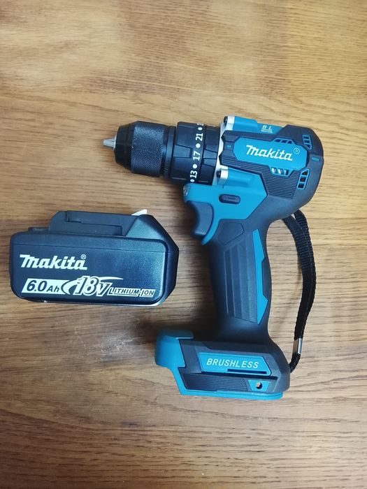 Autofiletanta Makita DDF487 cu o baterie de 6a Nou