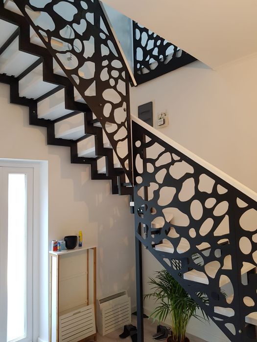 Scări, porți și balustrade metalice